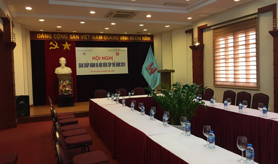 Ảnh chụp hội trường trước giờ diễn ra Hội nghị ban chấp hành và hội viên tập thể Hội Kinh tế xây dựng Việt Nam tại Hancorp